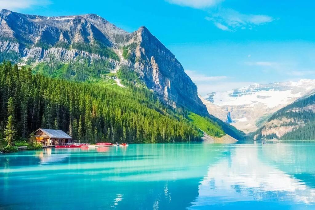 Cozy Suites In Calgary Area Balzac Экстерьер фото