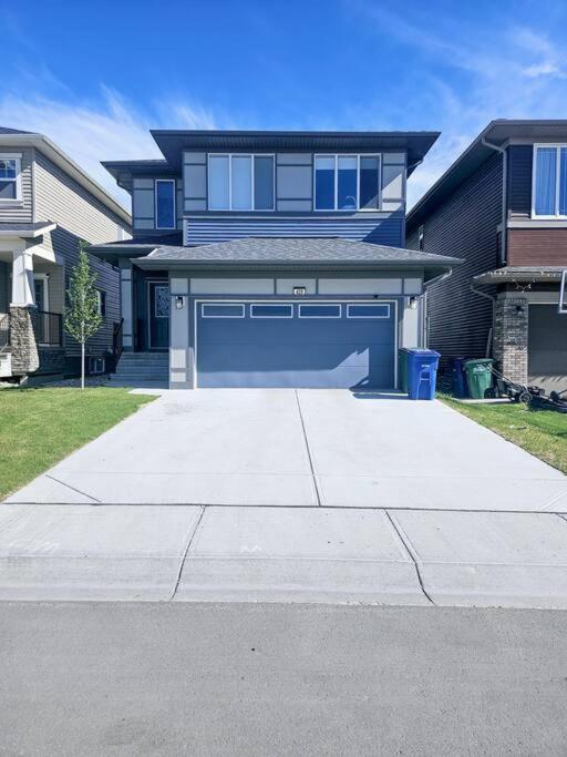 Cozy Suites In Calgary Area Balzac Экстерьер фото